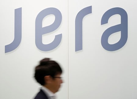 　５月２９日、東京電力ホールディングスと中部電力の合弁会社、ＪＥＲＡ（東京）は、アジア太平洋地域での大規模蓄電池事業で米ＡＥＳと独シーメンスの合弁会社および豪再生エネルギー大手ライオングループと提携する。写真はＪＥＲＡのロゴ。都内で昨年７月撮影（２０１８年　ロイター/Issei Kato）