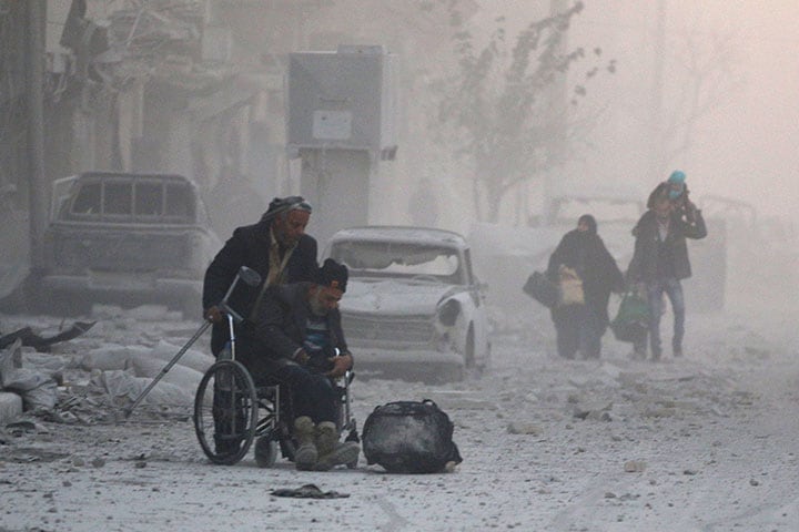 アレッポから脱出する人々　Abdalrhman Ismail-REUTERS
