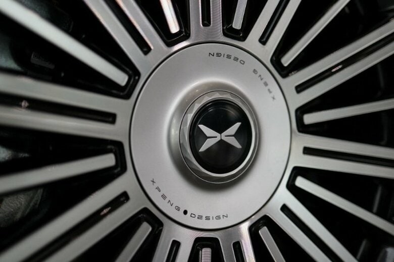 写真は小鵬汽車（シャオペン）車両のタイヤ。4月23日、北京市内で撮影。REUTERS/Tingshu Wang