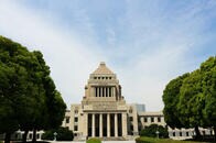 あきれてモノも言えない、講演資料を官庁に「外注」する国会議員
