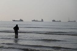 米軍、イラン無人機4機撃墜　ホルムズ海峡のレーダーも攻撃