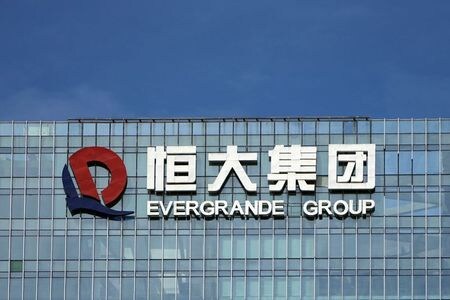　１１月１７日、経営危機に陥っている中国恒大集団は不動産・自動車のネット取引を手掛ける傘下の房車宝（ＦＣＢ）について、複数の地方部門を解散した。写真は深センで９月撮影（２０２１年　ロイター／Aly Song）