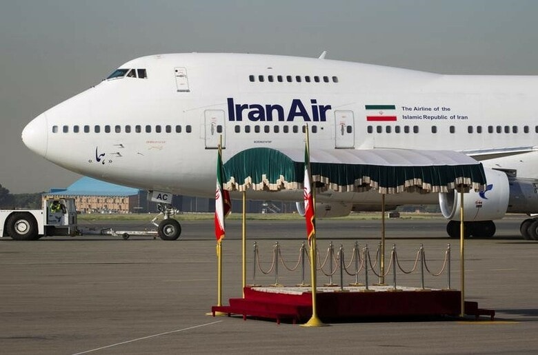 １２月２５日、イラン政府は、国営イラン航空向けに米ボーイングと結んだ旅客機８０機の購入契約について、実際の支払額を定価の半分程度にする交渉をまとめたことを明らかにした。写真は離陸前のボーイング７４７機。イラン・テヘラン・メイラーバード国際空港で２０１１年９月撮影（２０１６年　ロイター／Norteza Nikoubazl）
