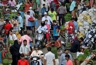 インドのコロナ感染2500万人突破　モディ首相の地元でサイクロンが影響