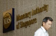 シンガポール中銀が予想外の引き締め、インフレ懸念で