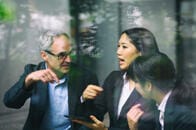 うつは外国語で治る？　言語は性格を変える