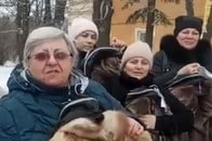 ロシア兵の遺族に「毛皮をプレゼント」も、お礼の動画撮影が終わった途端に取り上げる