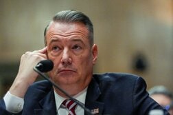 米移民・税関捜査局のライオンズ局長代行、5月末に退任へ