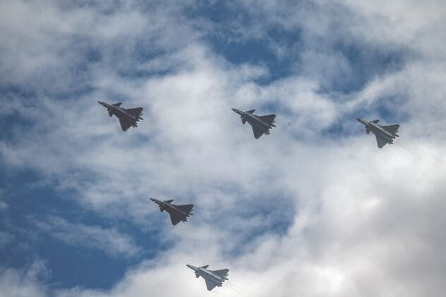 中国軍「AI作戦立案」の衝撃──人間はただ承認するだけになるのか