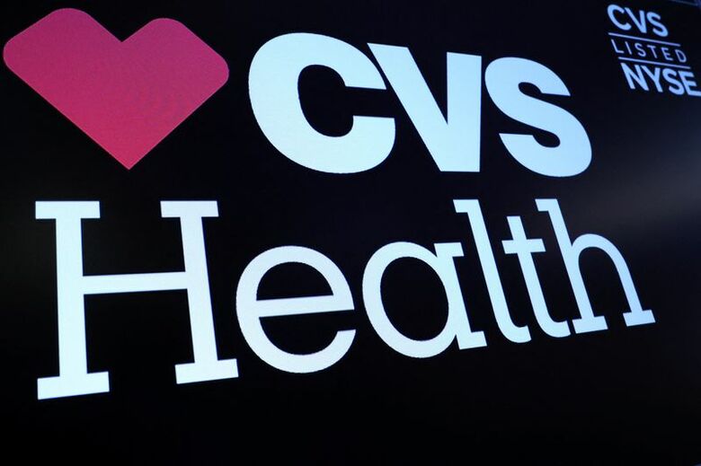 ＣＶＳヘルスのロゴ。2023年12月、ニューヨーク証券取引所で撮影。 REUTERS/Brendan McDermid