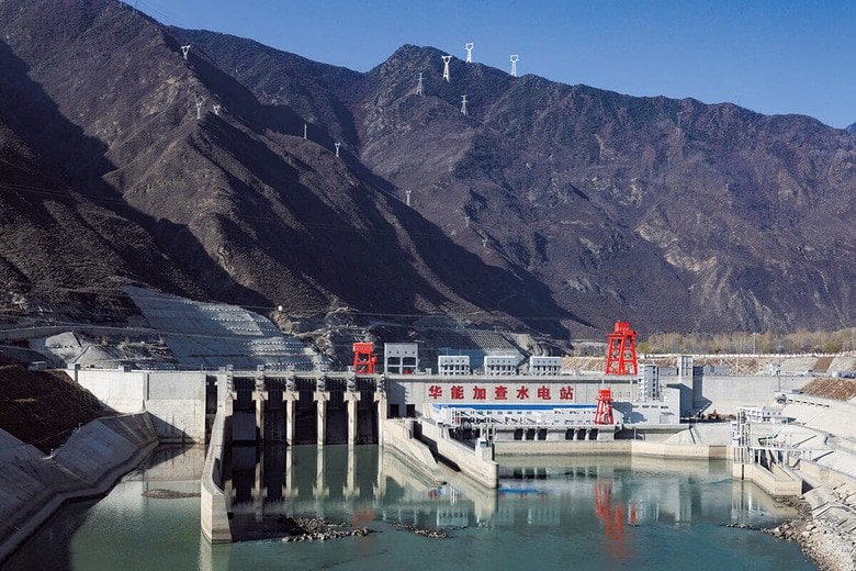 中国がチベット高原に相次いで建設したダムの1つ　GO NAKAMURAｰREUTERS