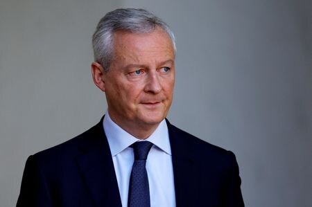 フランスのルメール経済財務相とドイツのハベック経済相は２２日にパリで会談し、米国のインフレ抑制法（ＩＲＡ）に対し欧州レベルでの強力な対応が必要との見解で一致した。写真はルメール氏。１０月２６日撮影（２０２２年　ロイター/Sarah Meyssonnier/File Photo）