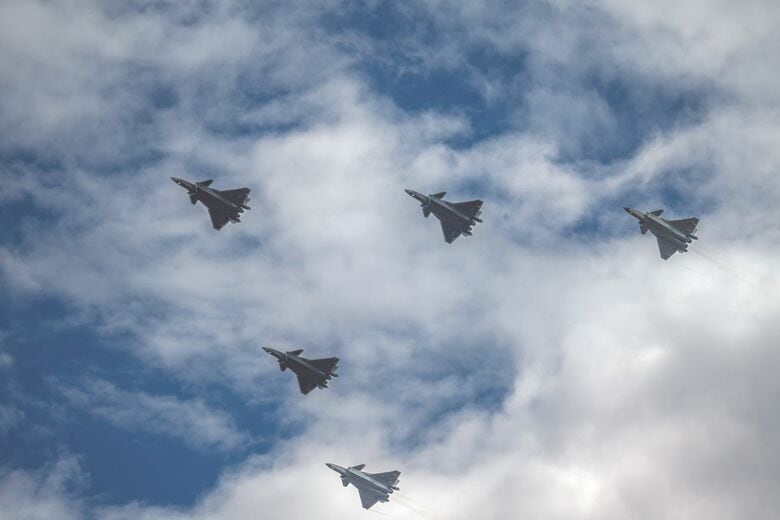 中国空軍が導入したAIシステムは、人間による統制の在り方を大きく揺さぶる（昨年8月、北京）　GAO YUE-VCG-REUTERS
