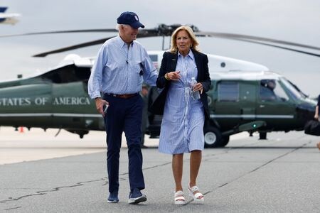 米ホワイトハウスは７日、バイデン大統領のジル夫人が新型コロナウイルス検査で陰性になったと発表した。２日撮影（２０２３年　ロイター/Evelyn Hockstein）
