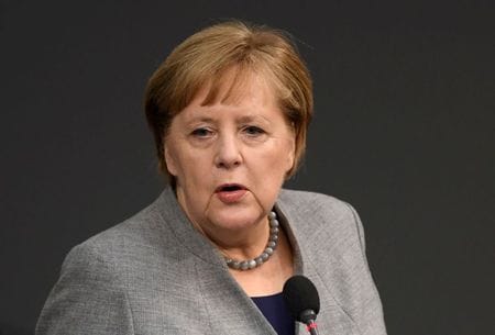 ドイツのメルケル首相（写真）は、来年１月にトルコを訪問し、エルドアン大統領に欧州連合（ＥＵ）とトルコが締結した難民合意の順守を改めて求める。写真は１２月１８日、ベルリンで撮影（２０１９年　ロイター/Annegret Hilse）