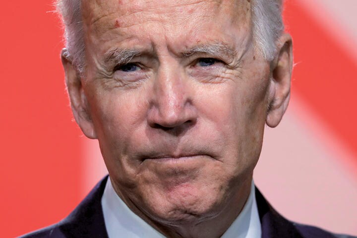 民主党予備選レースの世論調査では常に支持率トップを維持してきたバイデンだが　Yuri Gripas-REUTERS