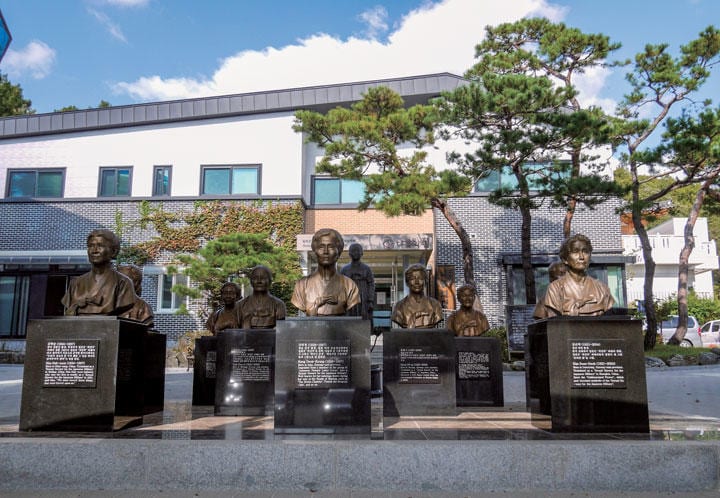 慰安婦問題の歴史館を併設し、ドキュメンタリー映画でも知られるナヌムの家だが、寄付金の5％以下しか施設に使われていなかった（2019年10月）　PARK SOON-I