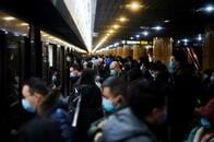 WHOと中国のコロナ流行初期の対応を独立委が批判　中間報告を発表