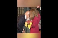 【動画】バイデン大統領、ハロウィンでの「奇行」が話題...次々と赤ちゃんに噛みつき、保守派から批判「通報せよ！」