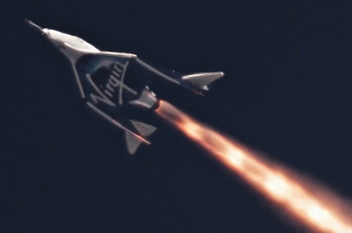 ヴァージンの「スペースシップツー」、飛行試験を再開で宇宙旅行に一歩