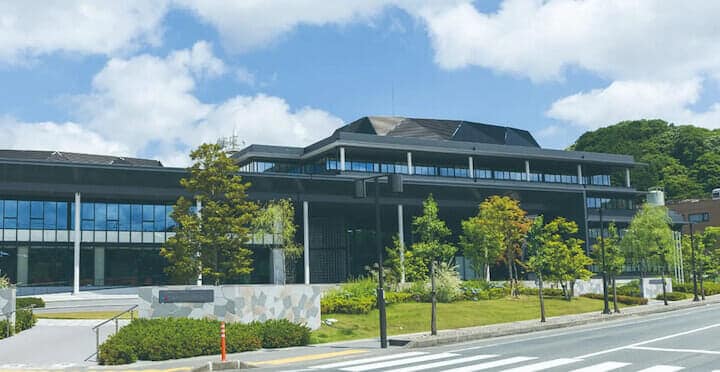 芸術文化観光専門職大学