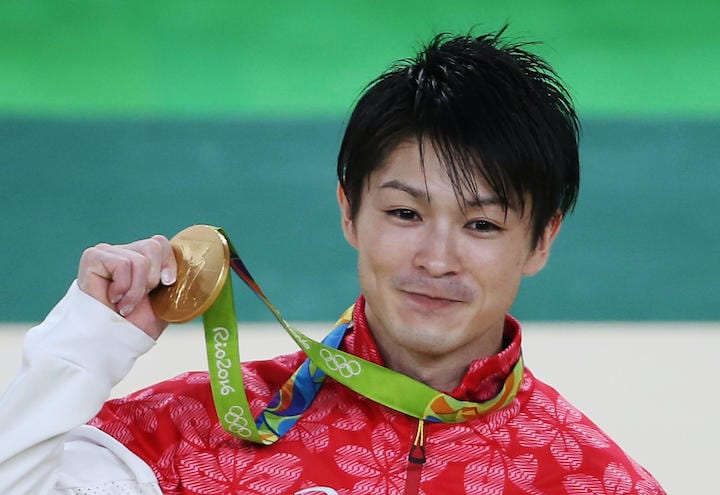 コロナ下の五輪開催について「選手が何を言おうと世界は変わらない」と内村は語ったが（写真は、リオ五輪で体操の個人総合で優勝したとき）　Alessandro Bianchi-REUTERS