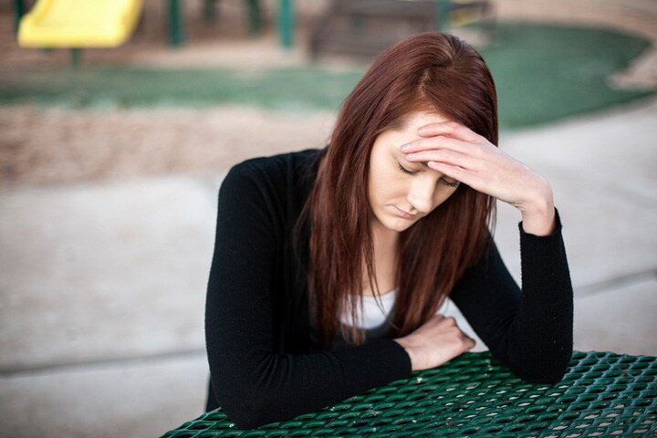 トラブルに巻き込まれると心身共に疲弊する　contrastaddict-iStock.