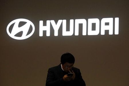 　３月２４日、英フィナンシャル・タイムズ紙によると、韓国の現代自動車は半導体不足のため、４月からの減産が見込まれている。韓国で２０１９年撮影（２０２１年　ロイター／Kim Hong-Ji）