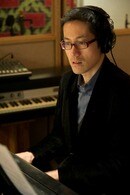 NYを中心にジャズピアニストとして活動25年となる百々徹の新たなる挑戦！