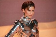 【写真】「もしかして何も着ていない…？」　米女優の「グラマラスな雰囲気」を出す「密着衣装」