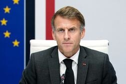 仏大統領、「正当性ない」抗議活動禁止へ　暴動は「極左に責任」