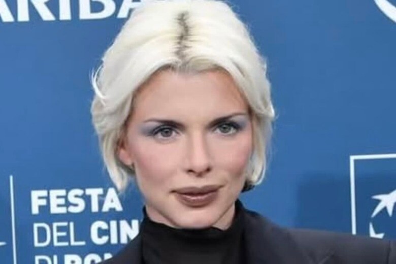 ジュリア・フォックス　juliafox-Instagram