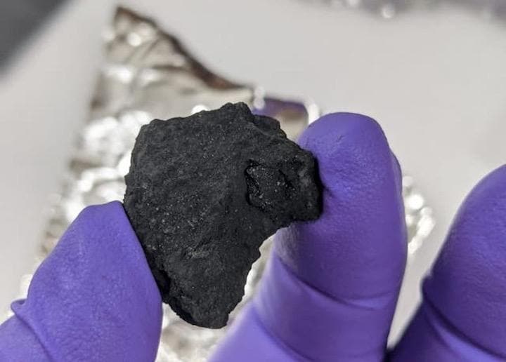 イギリスが騒然となった大火球の落下片は、はやぶさ並みの貴重な試料だった...... 　　　Image: Natural History Museum
