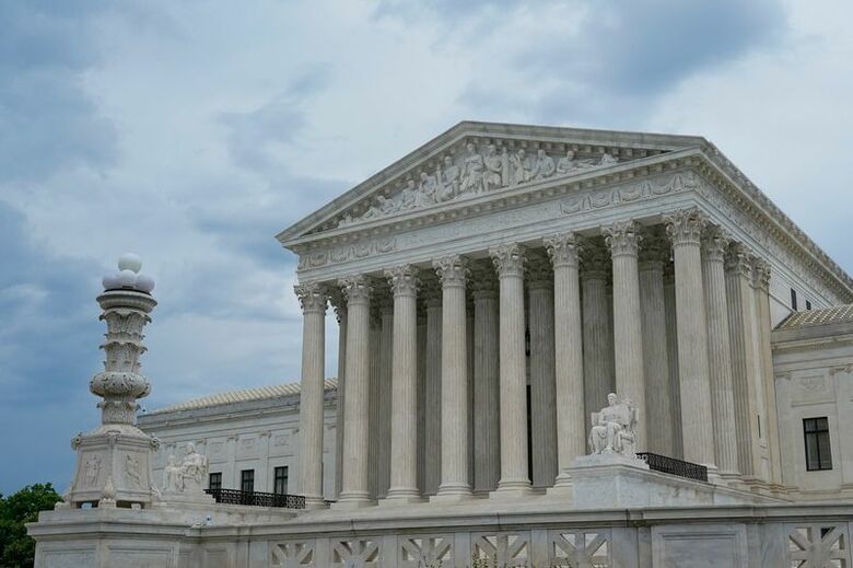 ワシントンD.C.にある米最高裁判所。2026年6月18日撮影　 REUTERS/Elizabeth Frantz