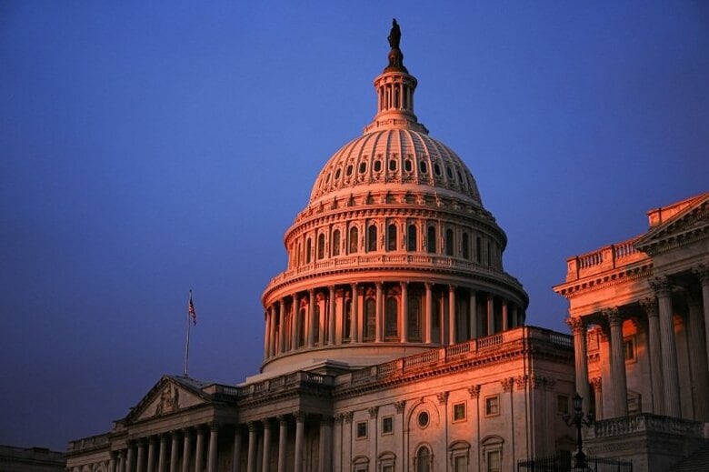 米連邦議会議事堂。2025年10月18日、ワシントンで撮影。REUTERS/Aaron Schwartz