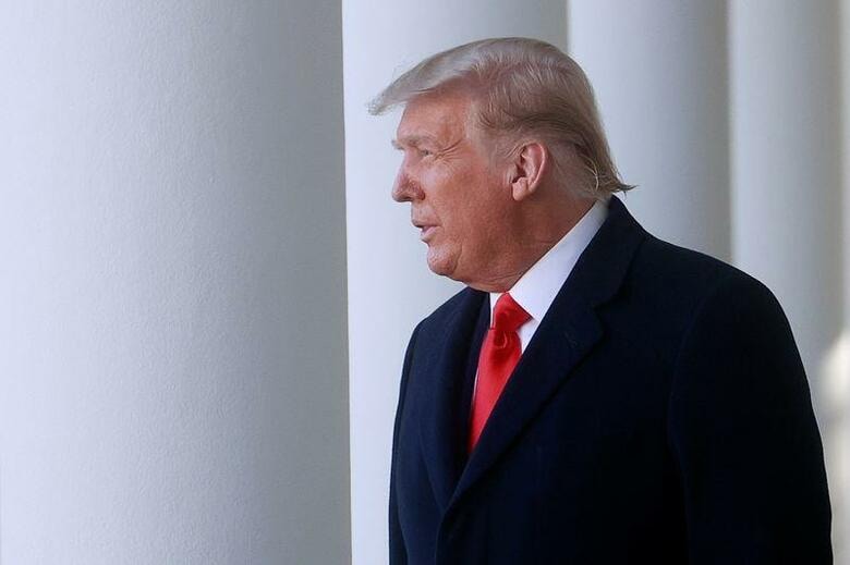 １１月２６日、トランプ米大統領（写真）は、米大統領選の選挙人団の投票でが民主党バイデン氏の勝利が確定した場合、ホワイトハウスを去ると表明した。ホワイトハウスで２４日撮影（２０２０年　ロイター/Hannah McKay）