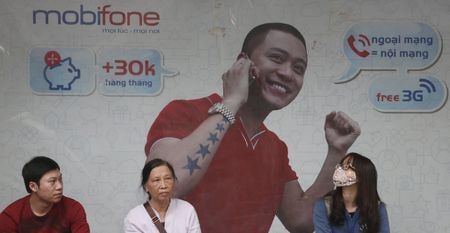 　ベトナムの警察系通信事業者モビフォンが、５Ｇネットワークの一部構築に向けた新規契約を巡って中国テック企業と協議していることが分かった。写真は２０１６年１月、ハノイで撮影（２０２６年　ロイター／Kham）