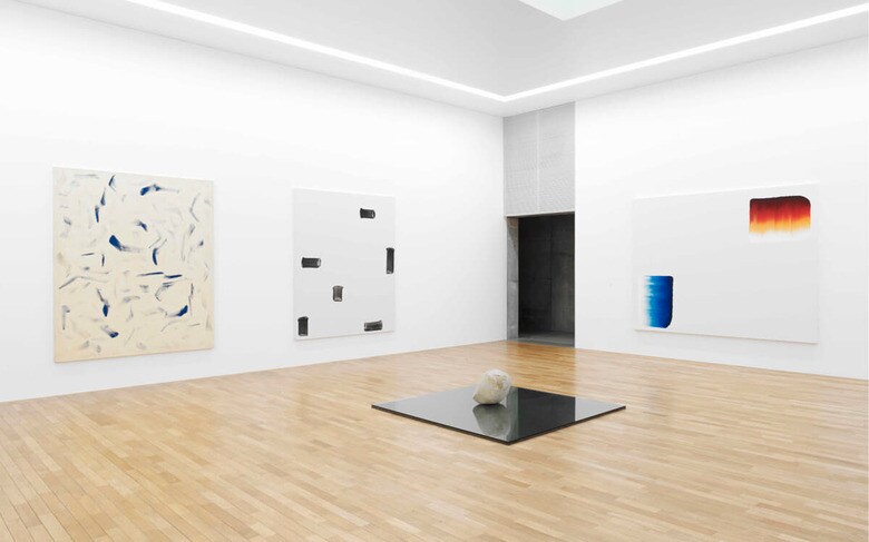 李禹煥美術館「出会いの間」（写真：山本糾）