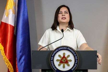 ３月１２日、フィリピンのサラ・ドゥテルテ副大統領（写真）は父のドゥテルテ前大統領が国際刑事裁判所（ＩＣＣ）の逮捕状を執行されたことを受けて、オランダへ出発した。２月撮影（２０２５年　ロイター/Eloisa Lopez）