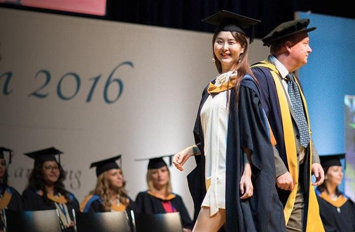 英国国立アングリア・ラスキン大学MBA学位授与式　ExeJapan Business School提供