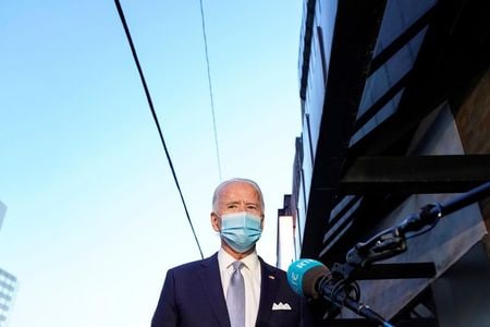 11月２４日、ホワイトハウスは、米大統領選で勝利を確実にしたバイデン前副大統領（写真）に機密情報の説明を毎日行うことを承認した。デラウェア州ウィルミントンで撮影（２０２０年　ロイター/Joshua Roberts）