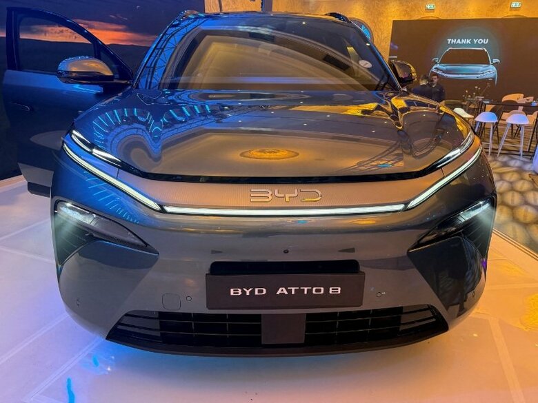 BYDのハイブリッドSUV車。南アフリカのヨハネスブルクで4月15日撮影。REUTERS/Nqobile Dludla