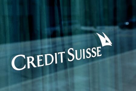 　６月１２日、英金融行動監視機構（ＦＣＡ）はスイス金融大手クレディス・スイスを重点的な監視が必要な金融機関のリストに加えた。ジュネーブで９日撮影（２０２２年　ロイター/Denis Balibouse）