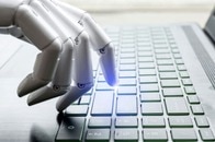 AIが書いた文章は誰のもの？──勝手に「私の言葉」が生み出される時代の違和感