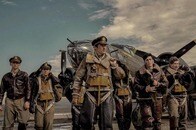巨匠コンビによる「戦争観が古すぎる」ドラマ『マスターズ・オブ・ザ・エアー』...今どき「ありがとう、アメリカの皆さん！」はない