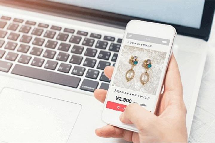 ハンドメイド作品をECサイトに出品するイメージ