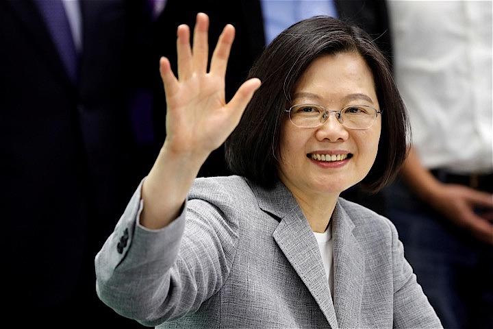 台湾外交部（外務省）の高官は、蔡英文総統（写真）が外交関係のあるカリブ海諸国を今月訪れるのに合わせて米国を訪問し、同国に計4泊すると発表した。3月に台北市で撮影（2019年　ロイター／Tyrone Siu）