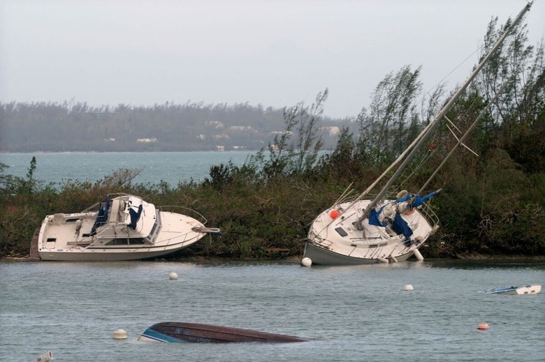 ハリケーン被害を受けたバミューダの島（2003年9月）　Jean-Pierre Rouja-Reuters