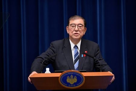 石破茂首相は２９日夜、トランプ米大統領と約２５分間程度、電話会談を行い、日米関税協議について意見交換した。写真は官邸で会見する石破首相。２４年１０月撮影。（2025年 ロイター/David Mareuil/Pool via REUTERS)