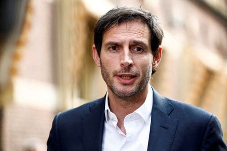 欧州連合（ＥＵ）欧州議会の環境委員会は４日、フクストラ元オランダ外相をＥＵの気候変動対策の次期責任者とする人事案を承認した。写真はフクストラ氏。オランダ・ハーグで７月撮影。（2023年 ロイター/Piroschka van de Wouw/File Photo/File Photo）
